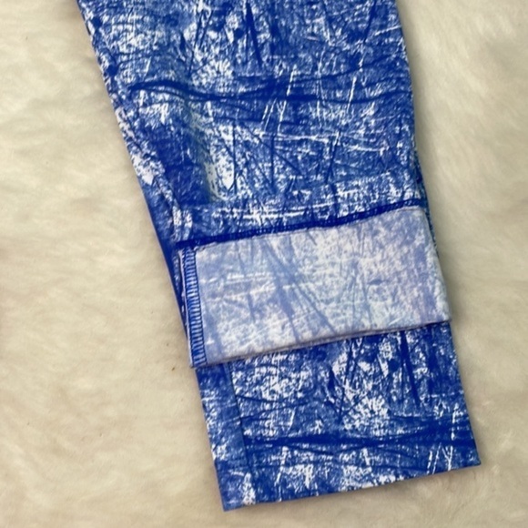 Blue Print Leggings - Picture 4 of 6